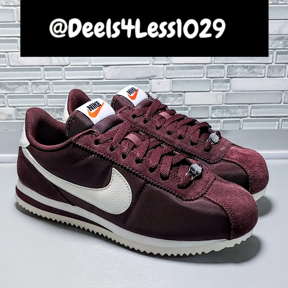 Nike Cortez Low TXT Womens Size 7 Burgundy Crush Sail